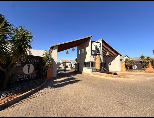 4 BEDROOM TOWNHOUSE FOR SALE IN CARLSWALD